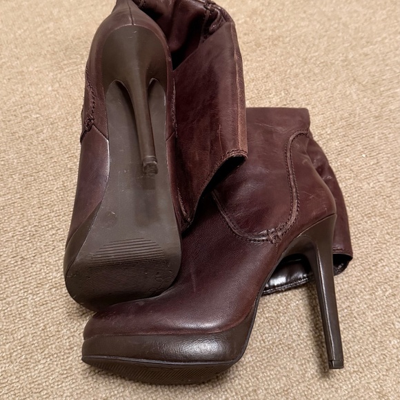 Size 8 - Jessica Simpson Red Boots - Picture 4 of 7